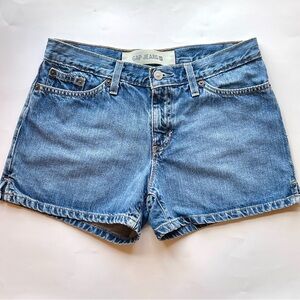 GAP Women's Classic Blue Jean 5 Pocket Shorts- Size 6